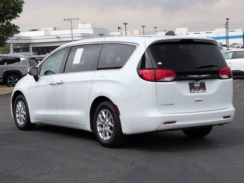 Used 2023 Chrysler Voyager LX FWD image 15