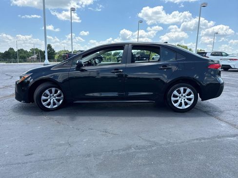 Used 2023 Toyota Corolla LE FWD image 5