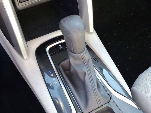 Used 2022 Toyota Corolla Cross L image 19