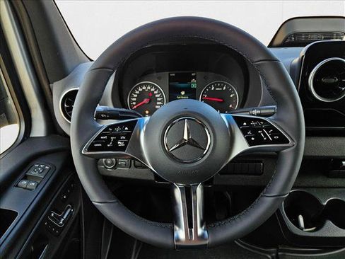 New 2025 Mercedes-Benz Sprinter 2500 image 12