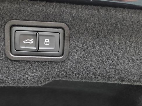 Used 2019 Audi A8 L 3.0T w/ Executive Package image 22