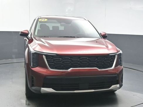 Used 2025 Kia Sorento S FWD image 3