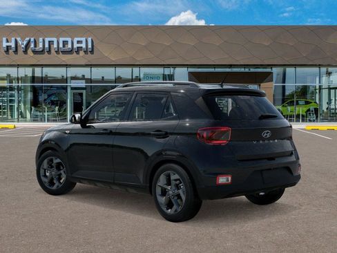 Used 2025 Hyundai Venue SEL image 5