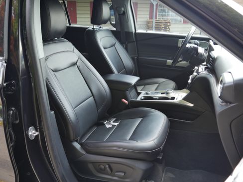 Used 2021 Ford Explorer Limited w/ Hybrid Equipment Group 310A AWD/4WD image 30