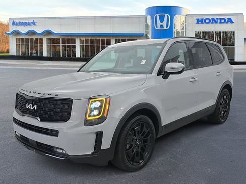 Used 2022 Kia Telluride SX w/ Nightfall Edition Package image 1