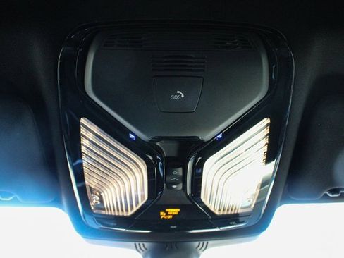 Used 2021 BMW M550i xDrive image 30