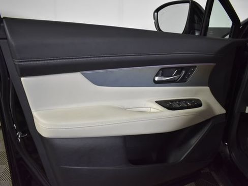 Certified 2025 Nissan Murano SL w/ Cargo Package AWD/4WD image 7
