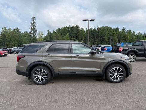 New 2026 Ford Explorer ST-Line AWD/4WD image 7