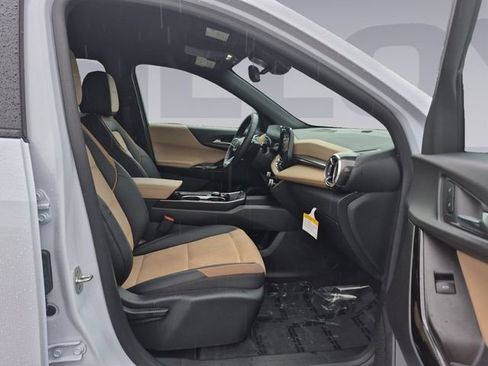 Used 2026 Chevrolet Equinox ACTIV w/ Safety and Technology Package AWD/4WD image 17