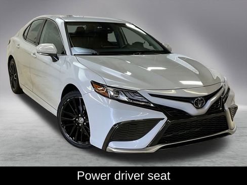 Used 2024 Toyota Camry XSE image 6