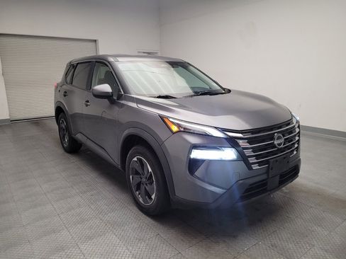 Used 2024 Nissan Rogue SV FWD image 13