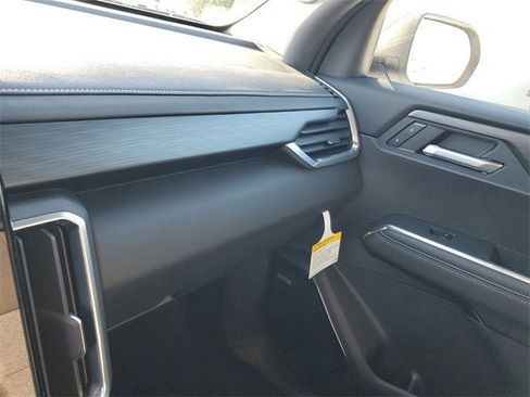 New 2026 GMC Acadia Elevation image 25