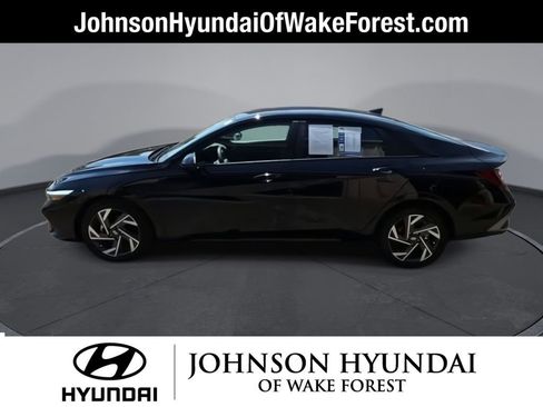 Certified 2025 Hyundai Elantra Sport image 5