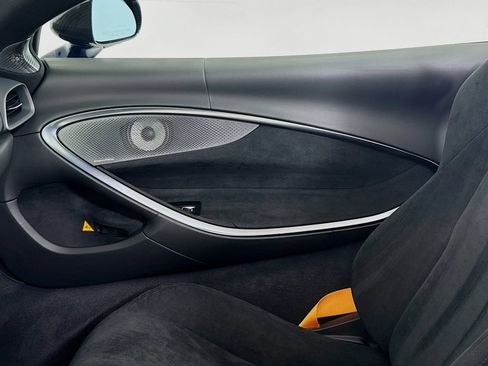 Used 2025 McLaren Artura Spider RWD image 15