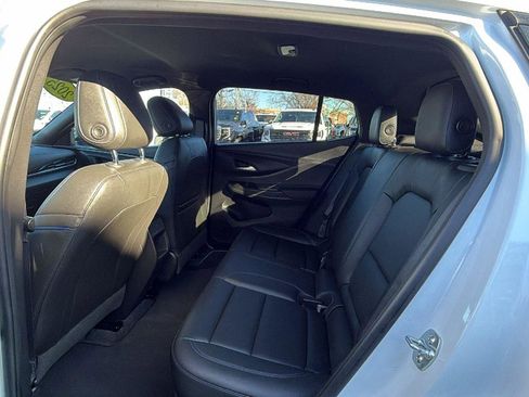 Certified 2025 Buick Envista Sport Touring image 25