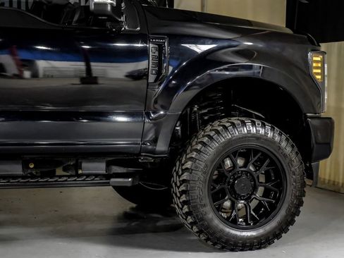 Used 2019 Ford F250 Lariat w/ Lariat Ultimate Package image 8