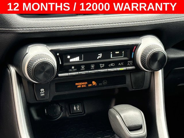 Used 2019 Toyota RAV4 LE FWD image 21