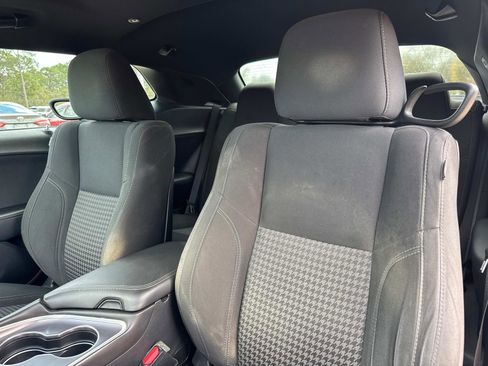 Used 2019 Dodge Challenger SXT image 16