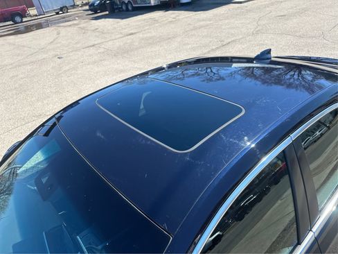 Used 2021 Cadillac CT4 Premium Luxury image 3