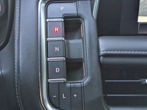 Used 2022 Chevrolet Tahoe Z71 image 15