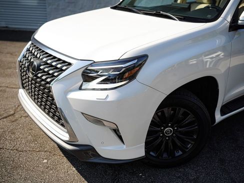 Used 2022 Lexus GX 460 Premium w/ Accessory Package AWD/4WD image 2