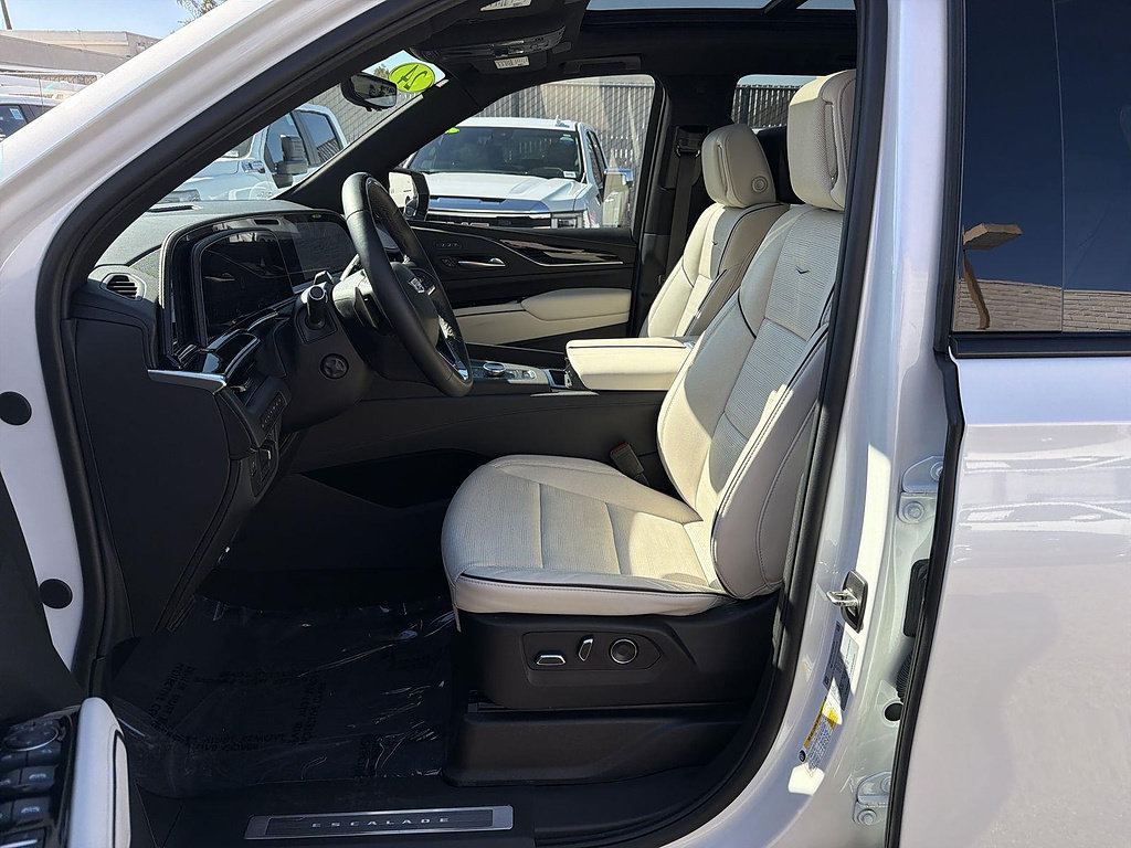 Used 2024 Cadillac Escalade Sport w/ LPO, ONYX Package AWD/4WD image 19