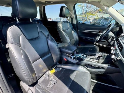 Used 2020 Kia Telluride S w/ S 8 Passenger Seating Package AWD/4WD image 16