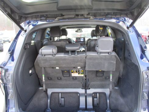 Used 2021 Toyota Sienna XSE w/ XSE Plus Package image 14