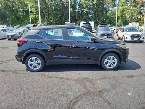 New 2025 Nissan Kicks Play S image 6