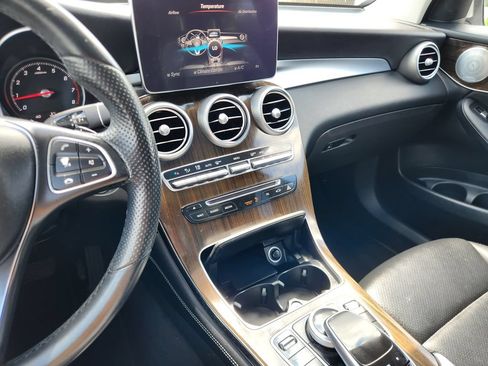 Used 2017 Mercedes-Benz GLC 300 4MATIC image 30
