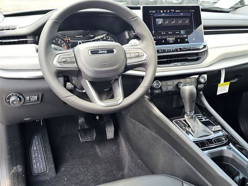 New 2026 Jeep Compass Limited AWD/4WD image 33