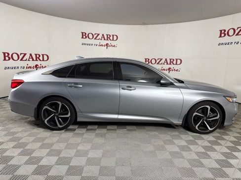 Used 2018 Honda Accord Sport image 9