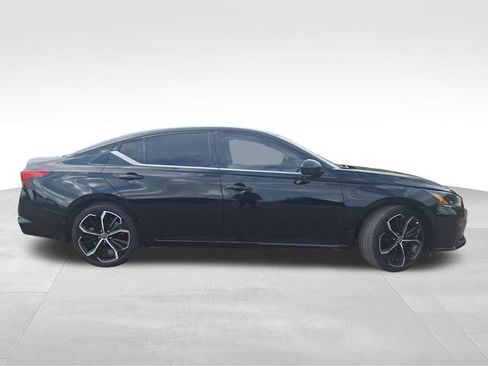 Certified 2024 Nissan Altima 2.5 SR FWD image 9