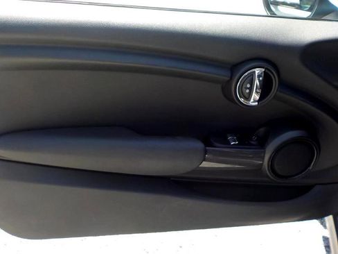 Used 2016 MINI Cooper 2-Door Hardtop image 9