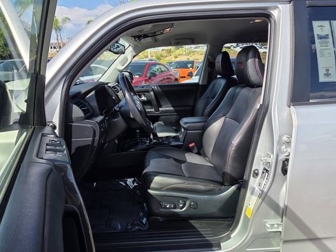 Used 2024 Toyota 4Runner TRD Off-Road Premium image 12