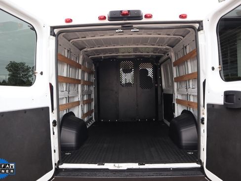 Used 2025 RAM ProMaster 2500 w/ U-Haul Equipment Group FWD image 26