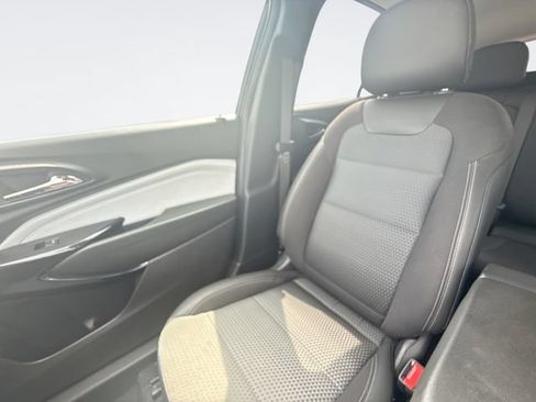 Used 2026 Chevrolet Trax LT FWD image 25