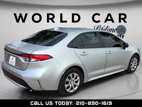 Used 2021 Toyota Corolla LE FWD image 7