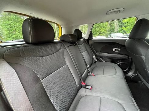 Used 2016 Kia Soul + FWD image 30