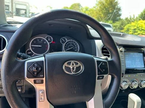 Used 2017 Toyota Tundra SR5 w/ SR5 Upgrade Package AWD/4WD image 8