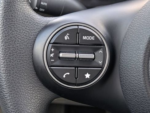 Used 2025 Kia Soul LX w/ LX Technology Package FWD image 23