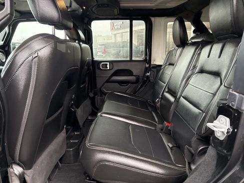 Used 2022 Jeep Wrangler Unlimited Sahara image 30