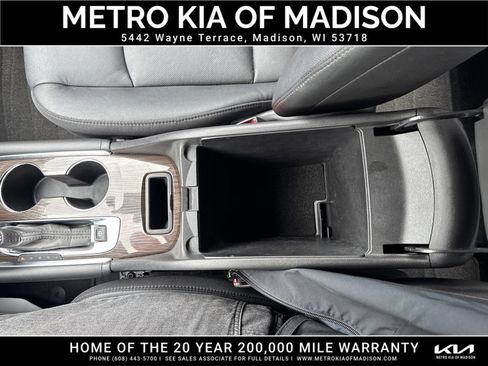 Used 2017 Chevrolet Malibu Premier w/ Driver Confidence Package FWD image 23