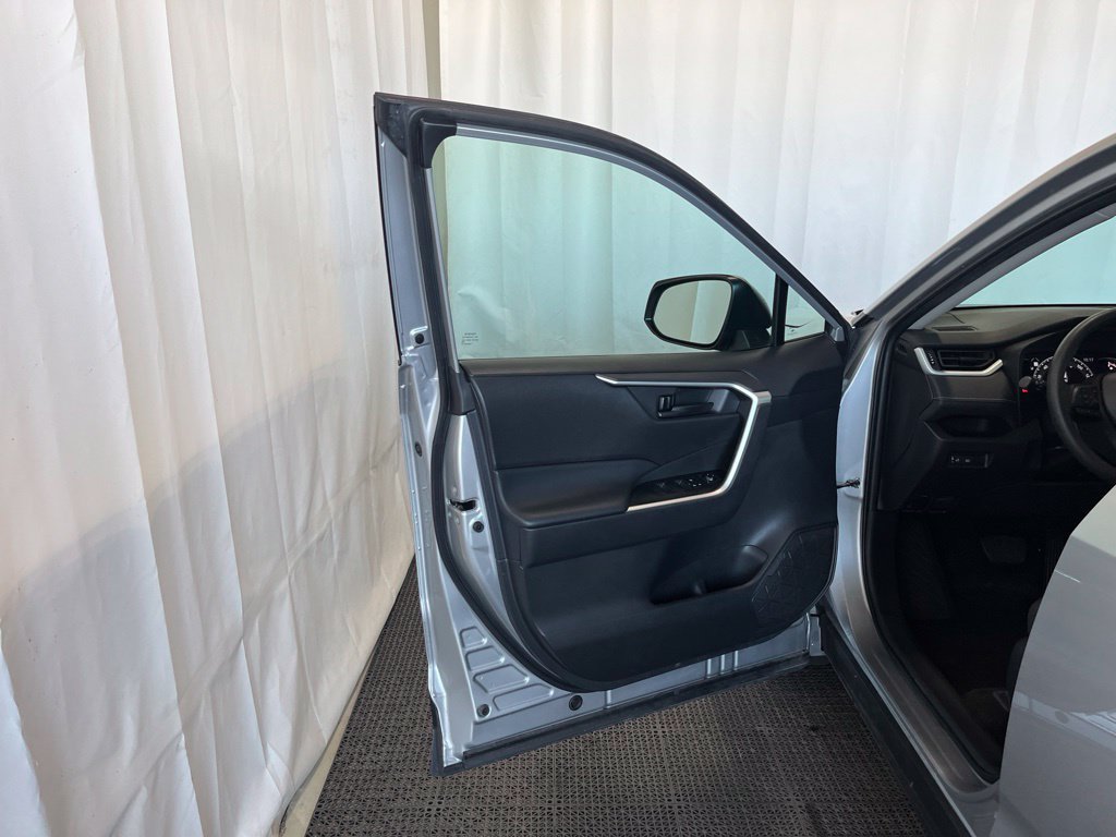 Used 2024 Toyota RAV4 LE AWD/4WD image 18