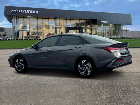 Certified 2025 Hyundai Elantra Sport image 4