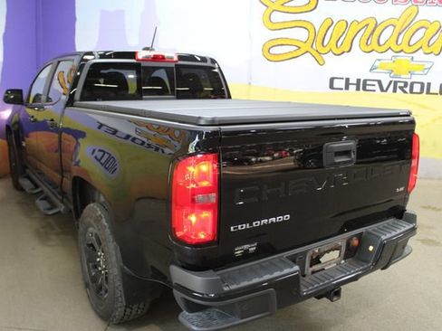 Used 2021 Chevrolet Colorado Z71 w/ Z71 Midnight Edition AWD/4WD image 6