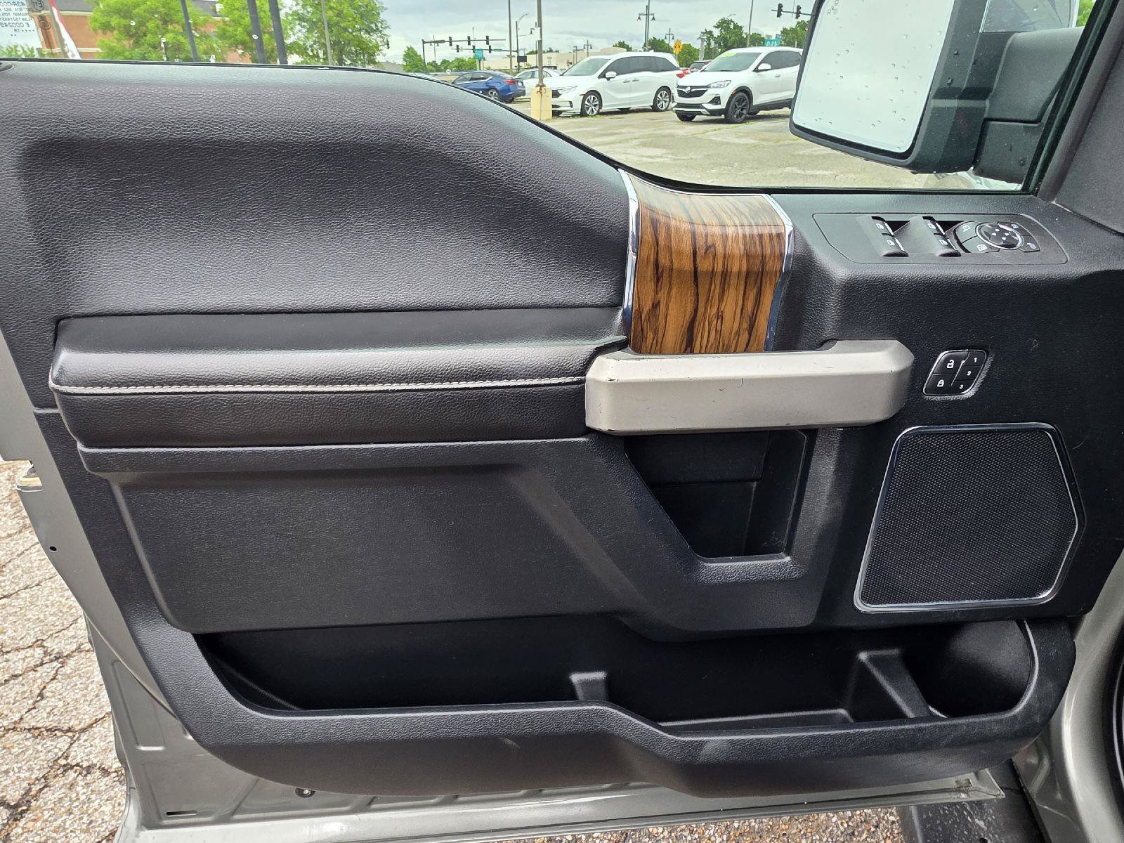Used 2019 Ford F150 Lariat w/ Equipment Group 502A Luxury AWD/4WD image 38