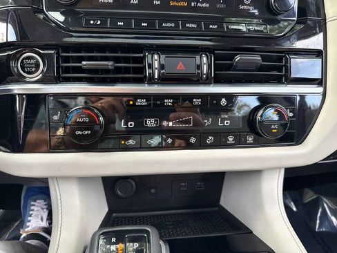 Used 2023 Nissan Pathfinder SL w/ SL Premium Package FWD image 44