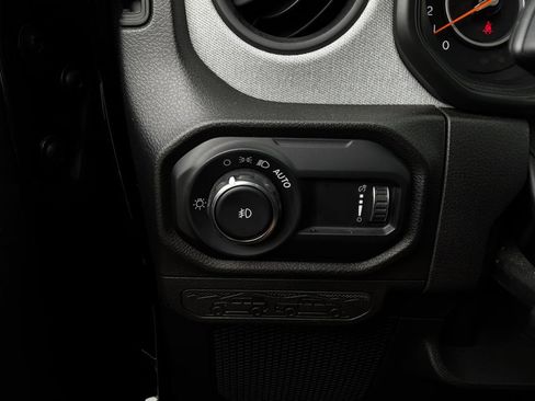 Used 2025 Jeep Wrangler Unlimited Sport AWD/4WD image 17