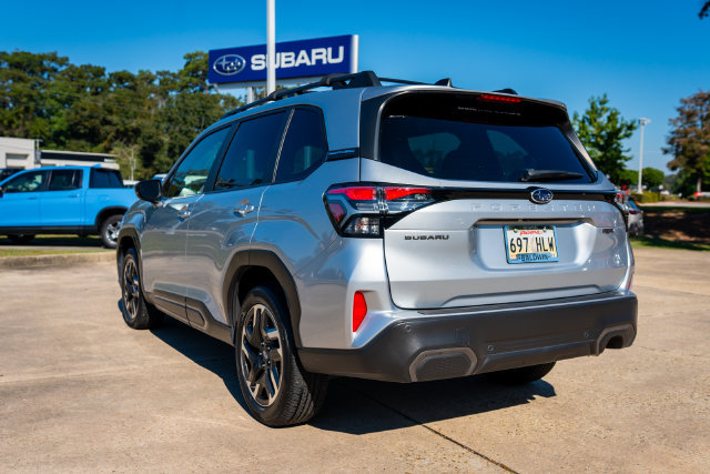 Used 2025 Subaru Forester Limited w/ Popular Package #2 AWD/4WD image 4